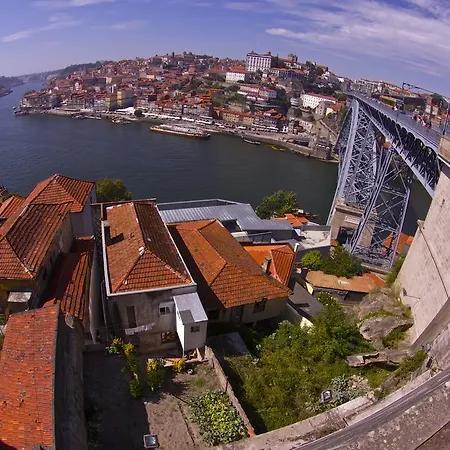 Albergue Oporto Surf Camp Esmoriz