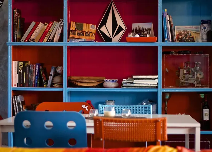 Vandrarhem Oporto Surf Camp *