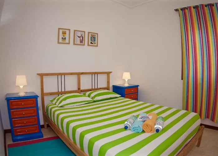 Vandrarhem Oporto Surf Camp