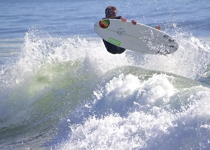 Vandrarhem Oporto Surf Camp *